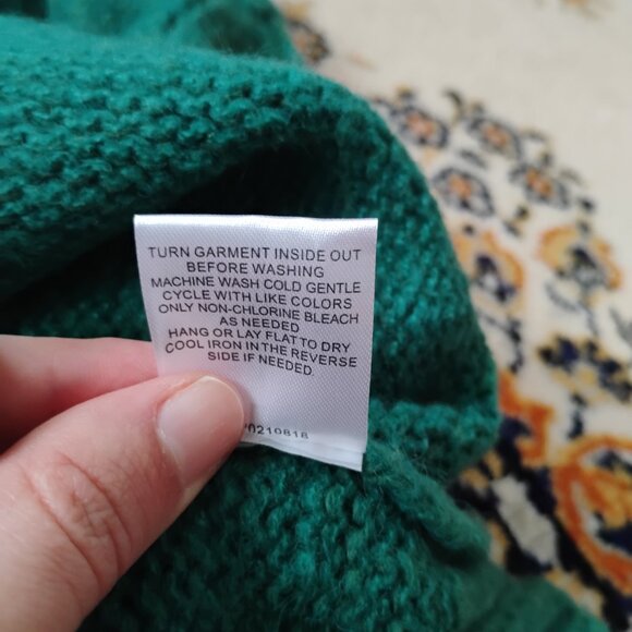 NWT Blue Green Cozy Sweater With Crocheted Sleeves - Picture 7 of 7